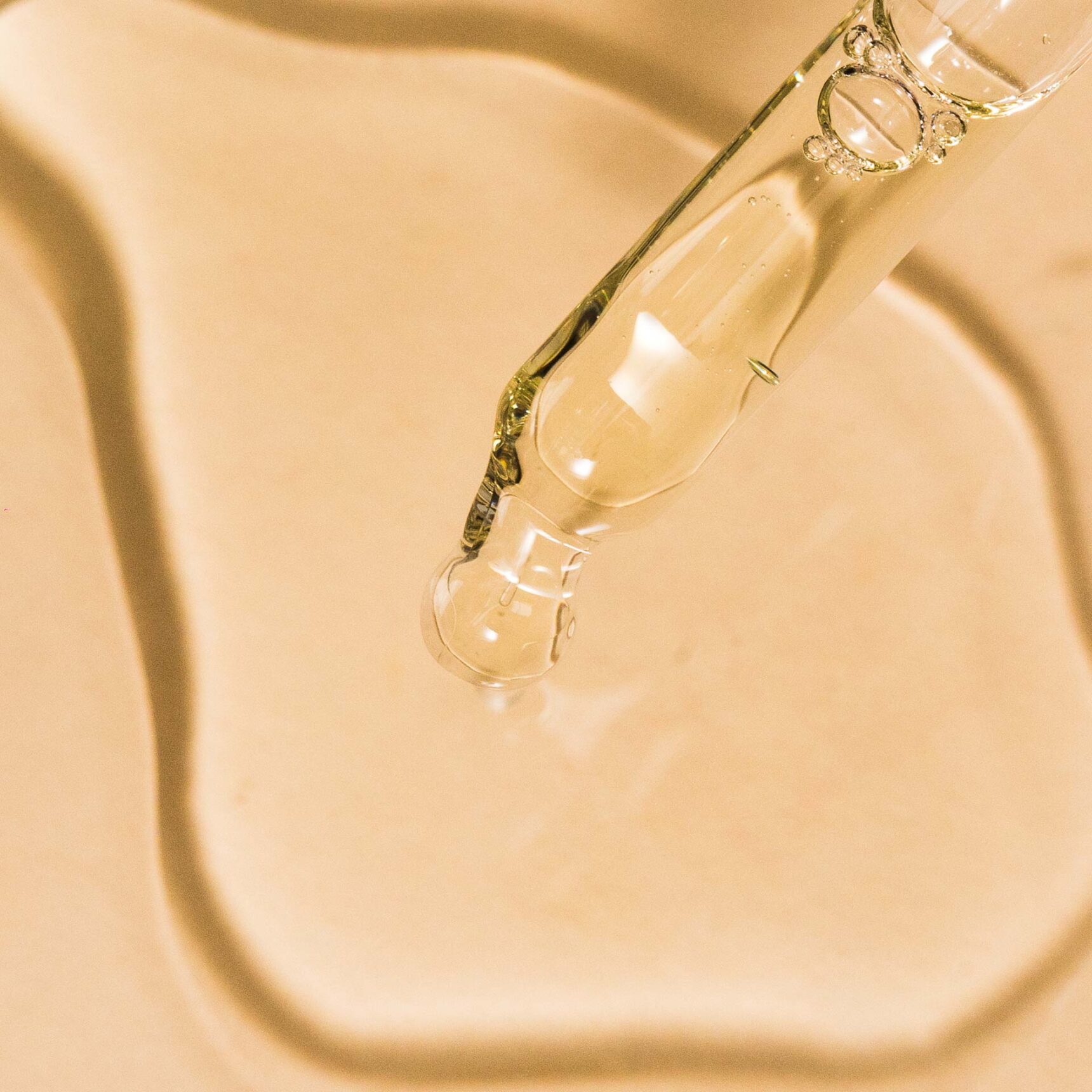 Reviving Rose Facial Oil - Image 3